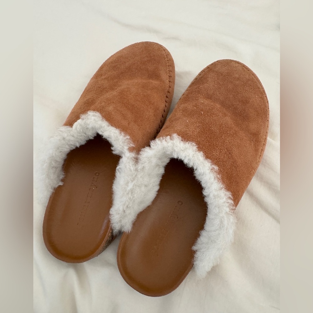 Jenni Kayne Sherpa lined clog size 37 (runs small) so would fit like a 6.5